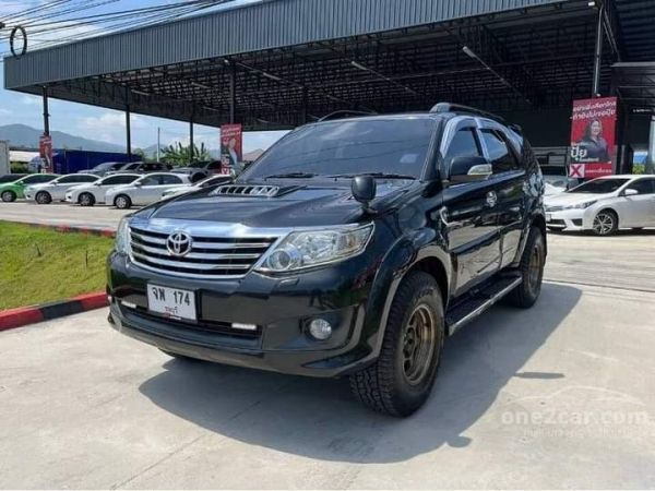 Toyota Fortuner 3.0 V 4WD SUV A/T ปี 2011